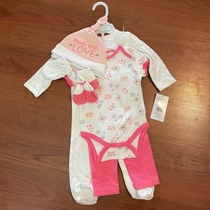 NWT 3-6M baby girl outfit Baby Gear 6 piece set